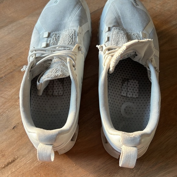 On Cloud Sneakers - Picture 7 of 7